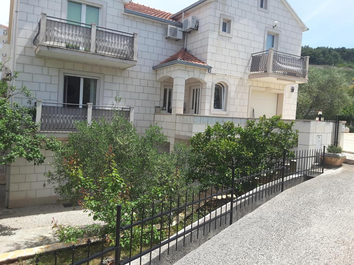 Apartments Nives Supetar Zewnętrze zdjęcie