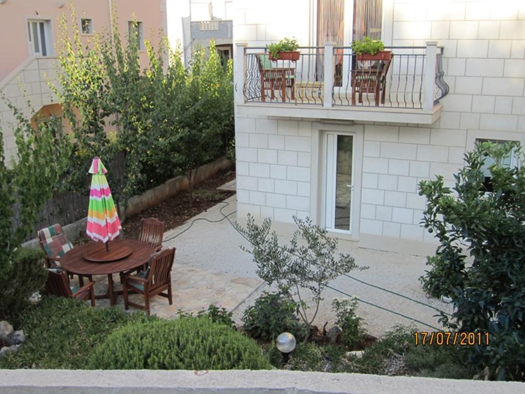 Apartments Nives Supetar Zewnętrze zdjęcie