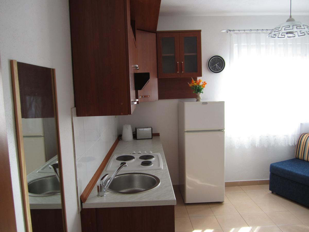 Apartments Nives Supetar Zewnętrze zdjęcie