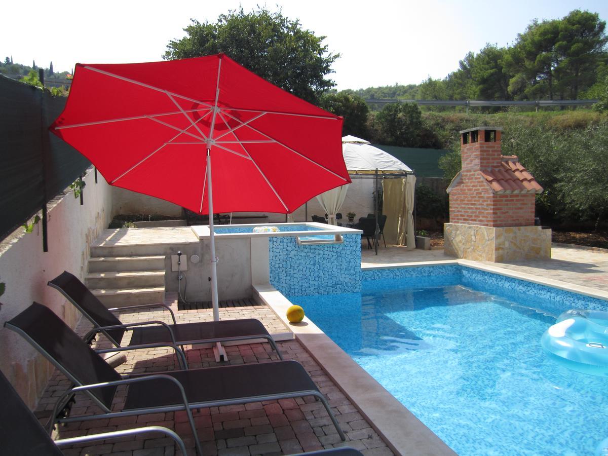 Apartments Nives Supetar Zewnętrze zdjęcie