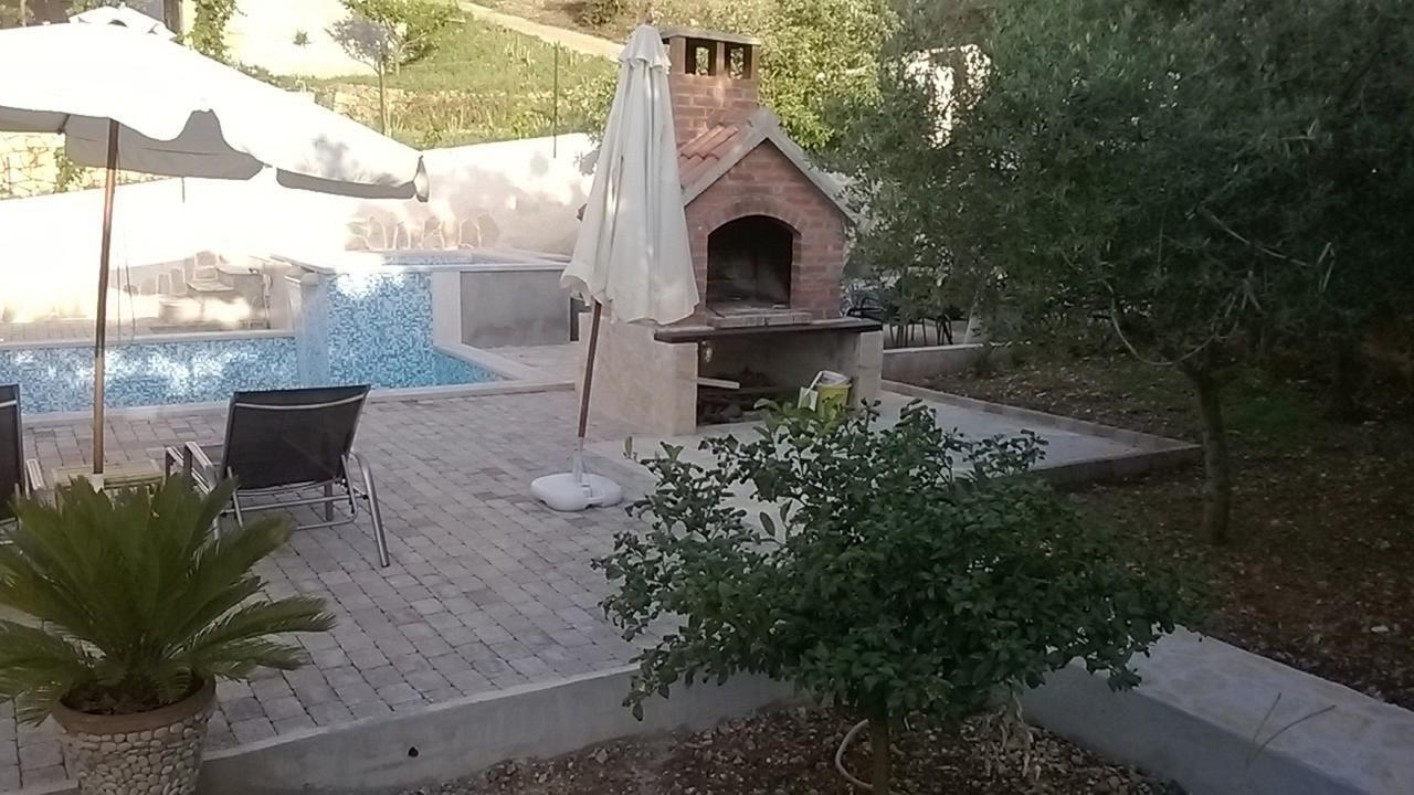 Apartments Nives Supetar Zewnętrze zdjęcie