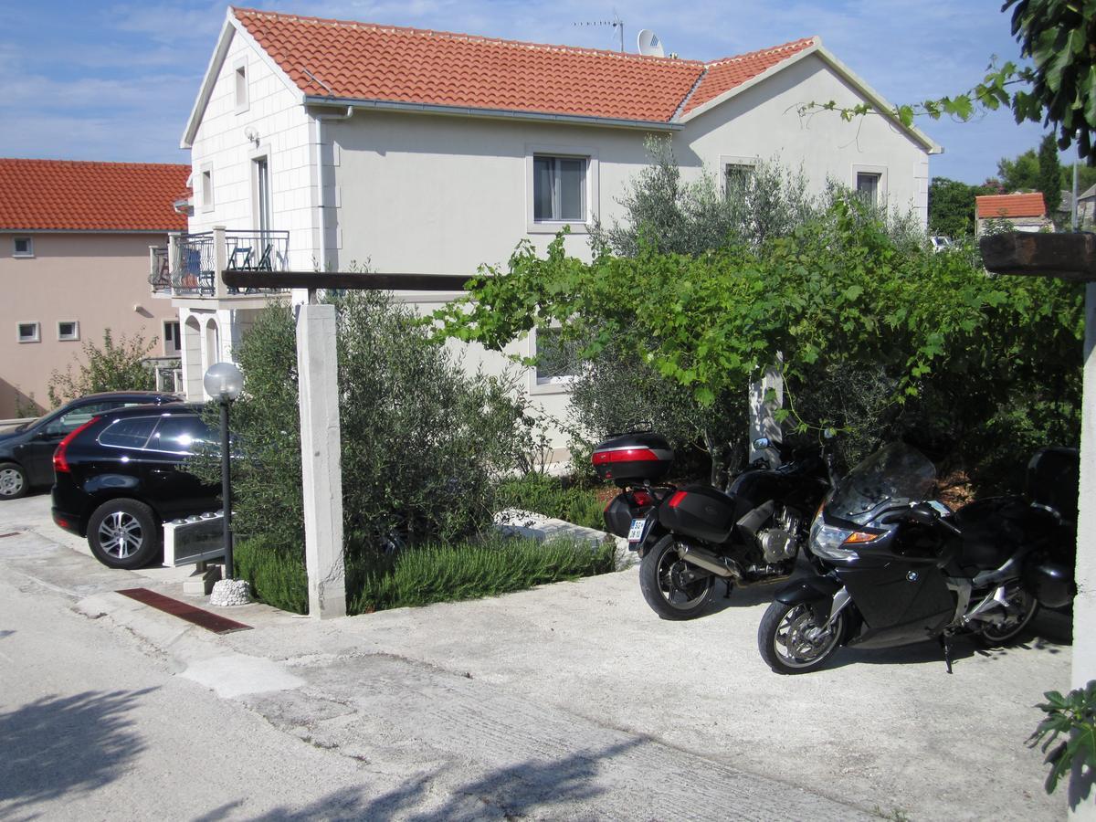 Apartments Nives Supetar Zewnętrze zdjęcie