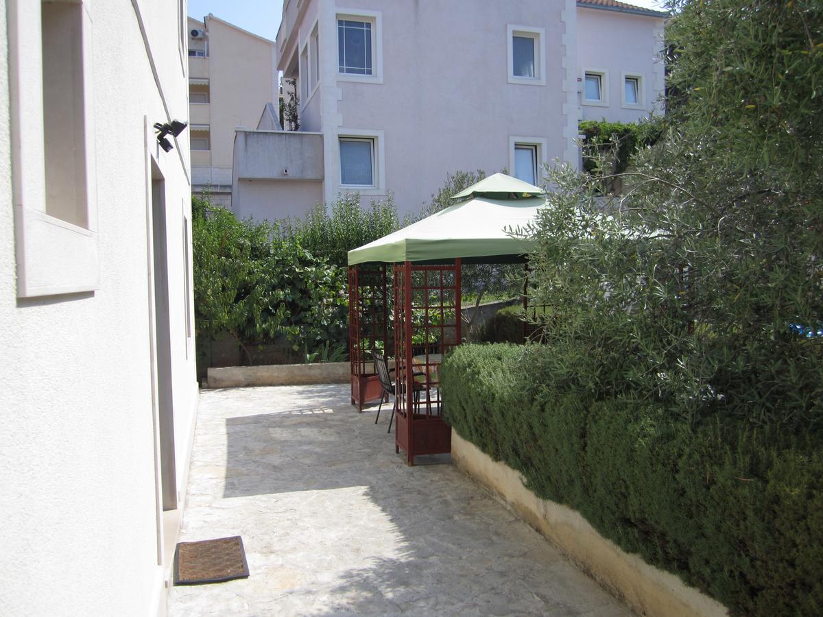 Apartments Nives Supetar Zewnętrze zdjęcie