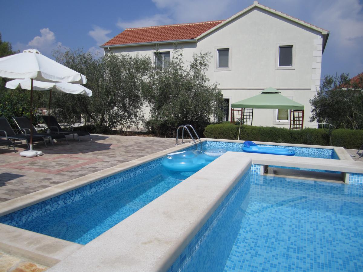 Apartments Nives Supetar Zewnętrze zdjęcie